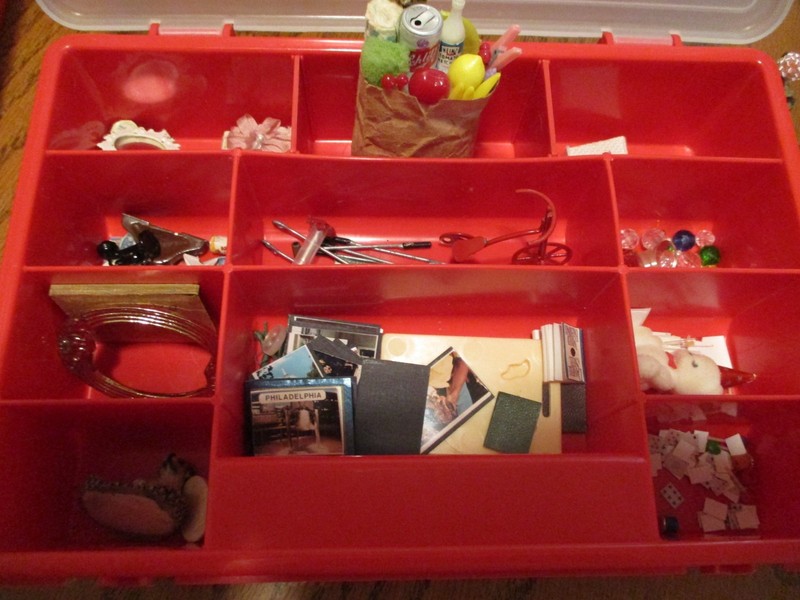 10 in. by 7 in. 11 Cell Plastic Case Full of All Types of Doll House Miniatures