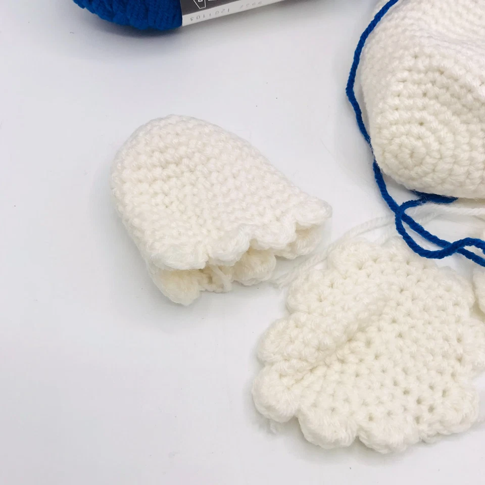 Lote de 2 madejas de hilo corazón rojo con ganchillo abandonado proyecto azul y blanco Foto 4 de 4