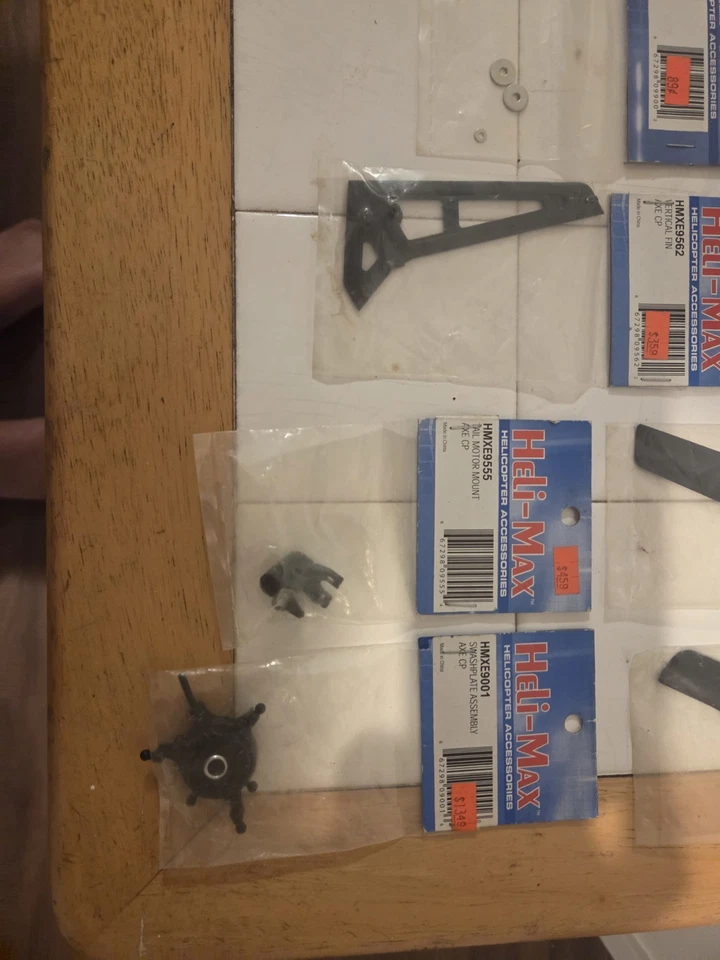 Piezas Blade 400 y Heli Max Foto 3 de 4