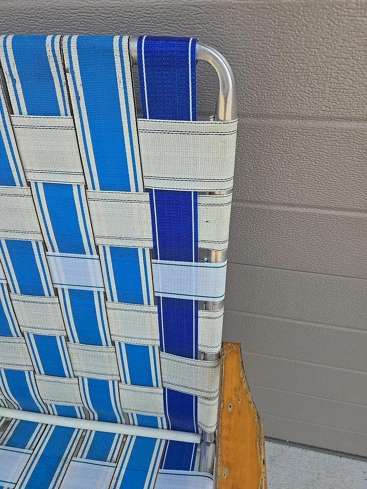 Silla de césped plegable vintage de aluminio palmeado verde, azul y blanco Foto 3 de 4