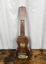 VINTAGE *RARE* SUPERTONE SOPRANO UKULELE W/CANOE LAKE SCENE - READ!