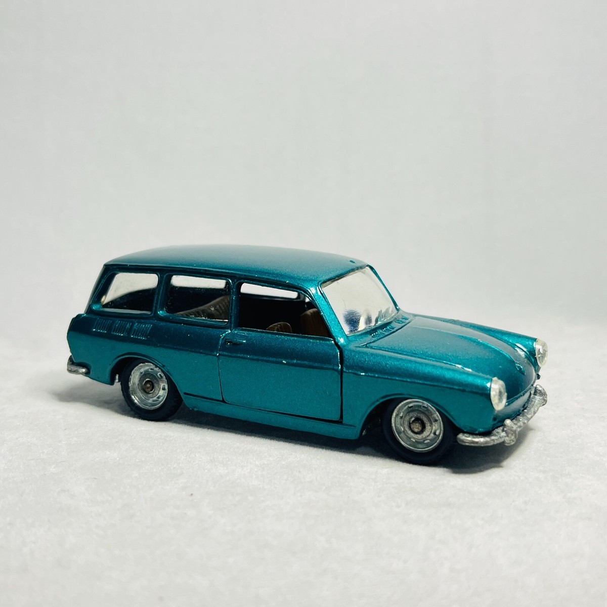 POLITOYS-M VOLKSWAGEN 1600 ミニカー Politoys-E No.542 Volkswagen 1600 Familcar, 1:43 Scale, 1960's