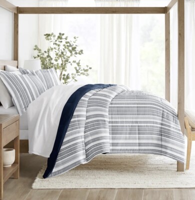 New Linens and Hutch King/Cal KingReversible Comforter