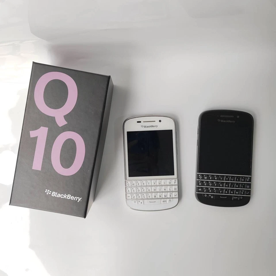 BlackBerry Q10 - Unlocked 3.1" 8MP 4G 16GB GPS Bluetooth Cellphone - Image 2 of 4