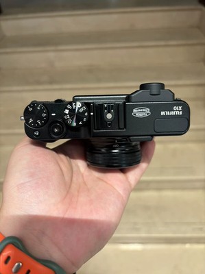 【美品】FUJIFILM X10 FUJIFILM X10 12MP Digital Camera with 12 Megapixel Optical Zoom