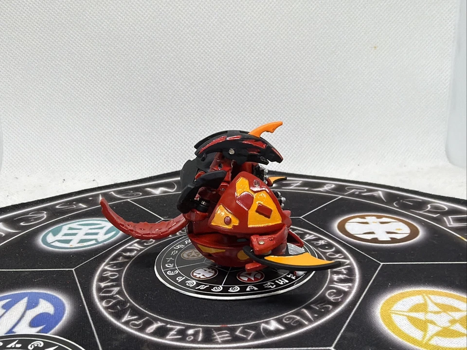 Bakugan Battle Brawlers Pyrus Orbit Helios Hex Spins & Card Painted - Image 2 of 4