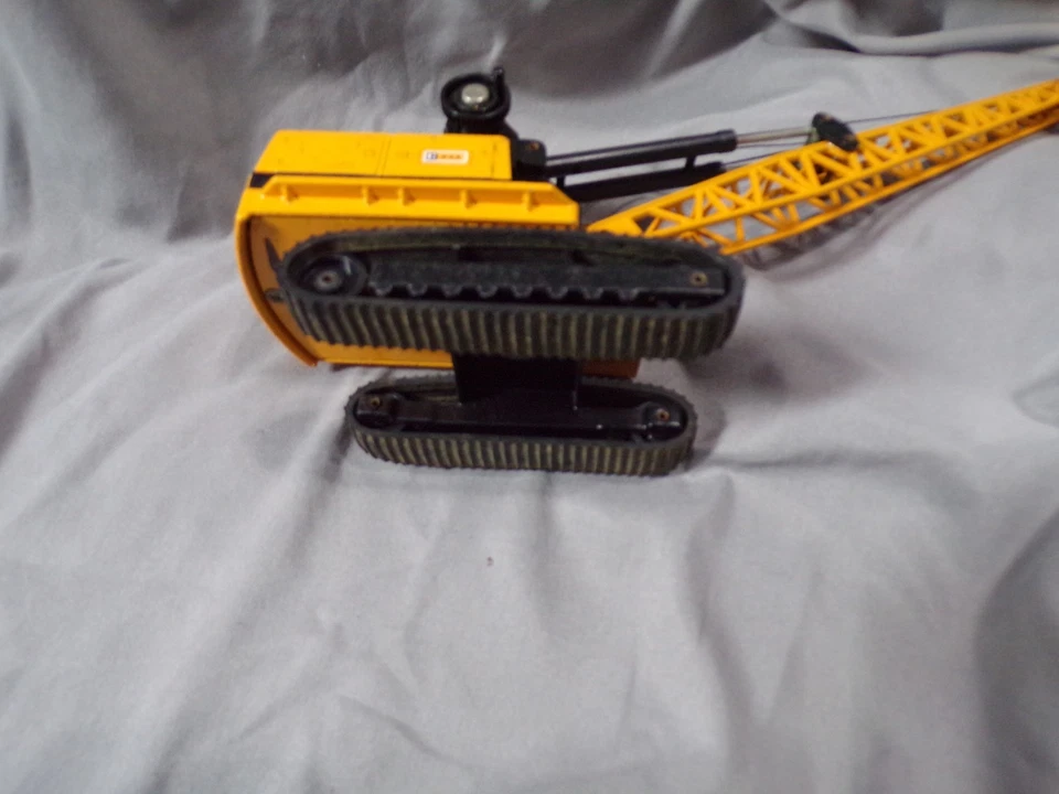 Joal Caterpillar DieCast Compact Digging Crane Ref #225 Made in Spain 1/50 scale - Image 4 of 4