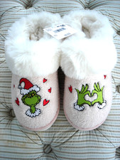 AMERICAN EAGLE Pink Grinch Scuff Slipper Women  s SIZE 8 New With Tags