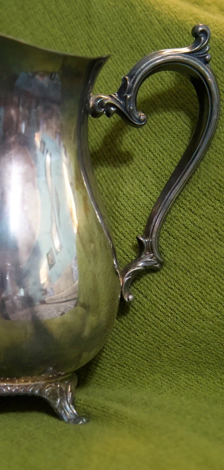 WM Rogers Silver plated water pitcher Footed Stand Vintage and ice guard - Image 4 of 4