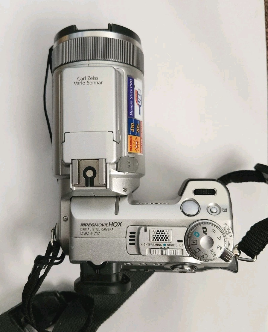 Sony Cyber-shot DSC-F717 4.9MP Digital Camera - Silver for Sony Cyber-shot DSC-F717 4.9MP Digital Camera - Silver for