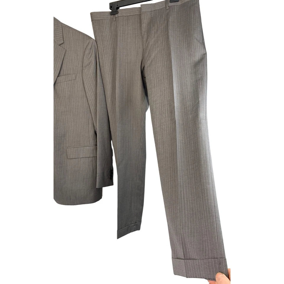 Terno masculino Burberry London cinza 42R EUA EUC lã Itália listra 6735 US$ 1095 - Imagem 4 de 4