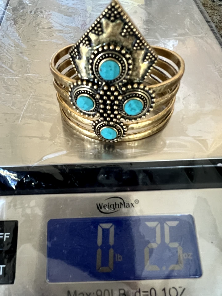 Brazalete Martillado Tono Dorado Cuentas Turquesa Simulada Suroeste Boho Foto 4 de 4