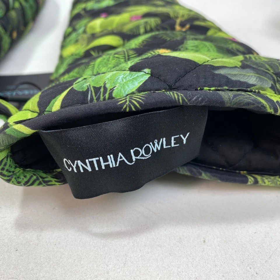 CYNTHIA ROWLEY QUILTED OVEN MITTS. Black Tropical. 7" W x 20" L - Image 4 of 4