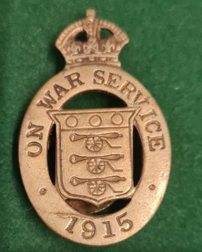 Antique Military WW1 'On War Service' Badge 1915 - No. 92111 J.A. Wylie & Co