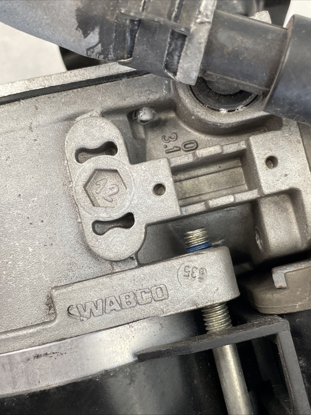 2009 Bentley Continental Flying Spur Air Ride Suspension Compressor 3D0616005M