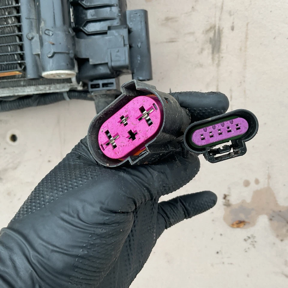 2011-2016 BUICK LACROSSE 2.4L ENGINE COOLANT COOLING RADIATOR W/ FAN MOTOR OEM - Image 3 of 4