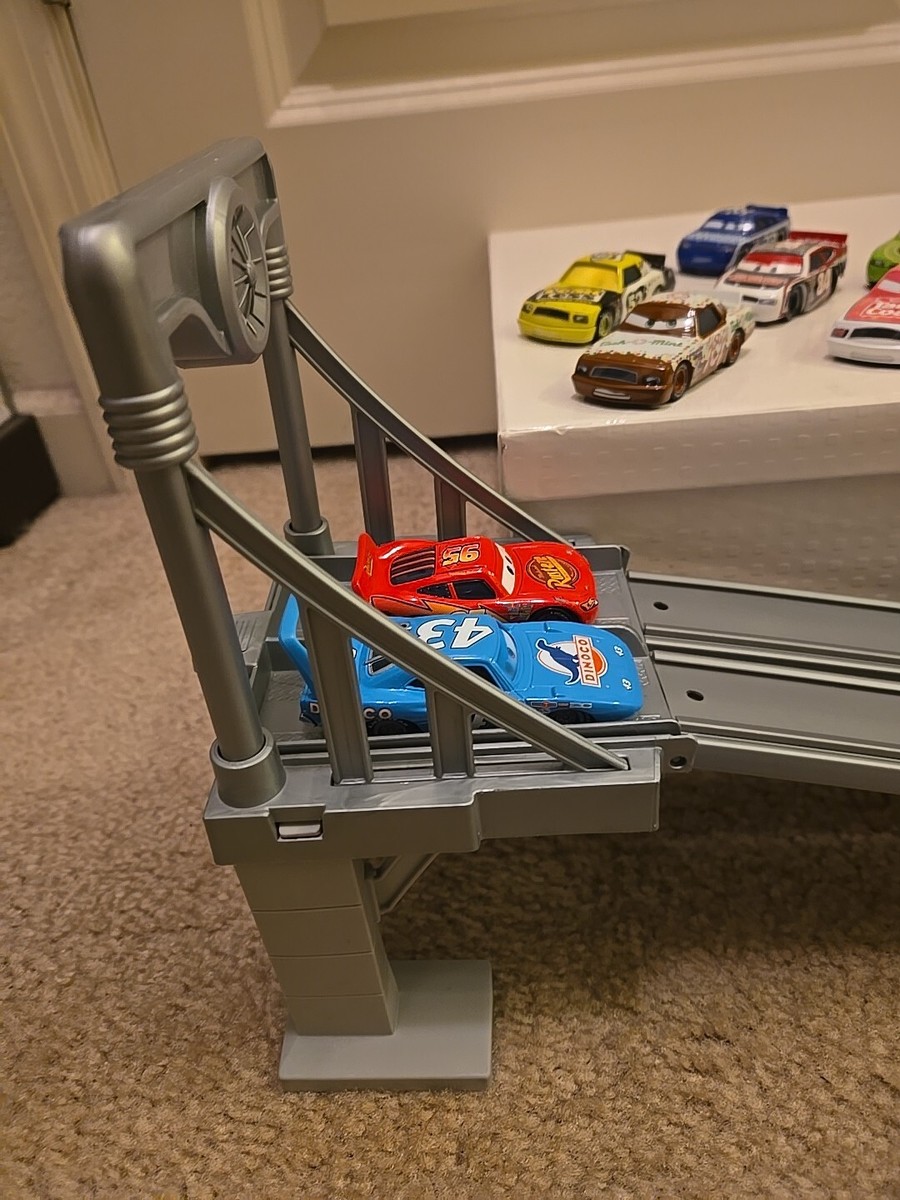 Disney Pixar Cars Photo Finish Raceway Allinol Track Set 2011 w/10