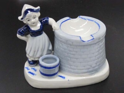 Delft Blue Dutch Girl Wishing Well Match Holder Ashtray Porcelain MSC# 11
