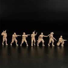 1/72 Scale Model 7 Armed Mob Figures Unpainted Dioramas Miniature Collection