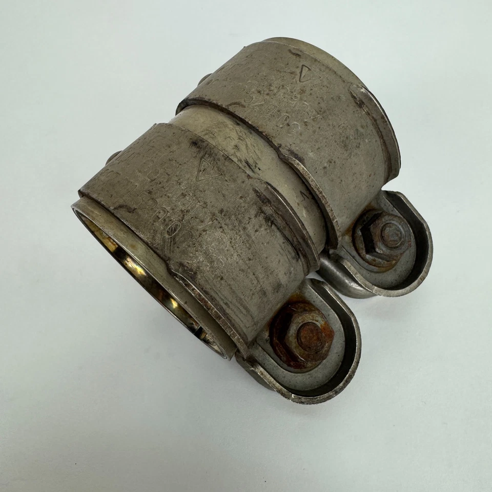 Manguito de sujeción de tubo de abrazadera de escape OEM 2005-2016 Porsche 911 99711152000 Foto 2 de 4