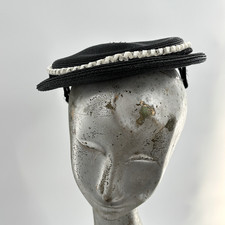 Vtg 1950s Black Tilt Platter Hat White Trim Bow Straw Fascinator