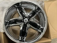 18x8 Helo HE844 Chrome W/ Gloss Black Wheel 5x115/5x120 (48mm) W/ Extra Hardware