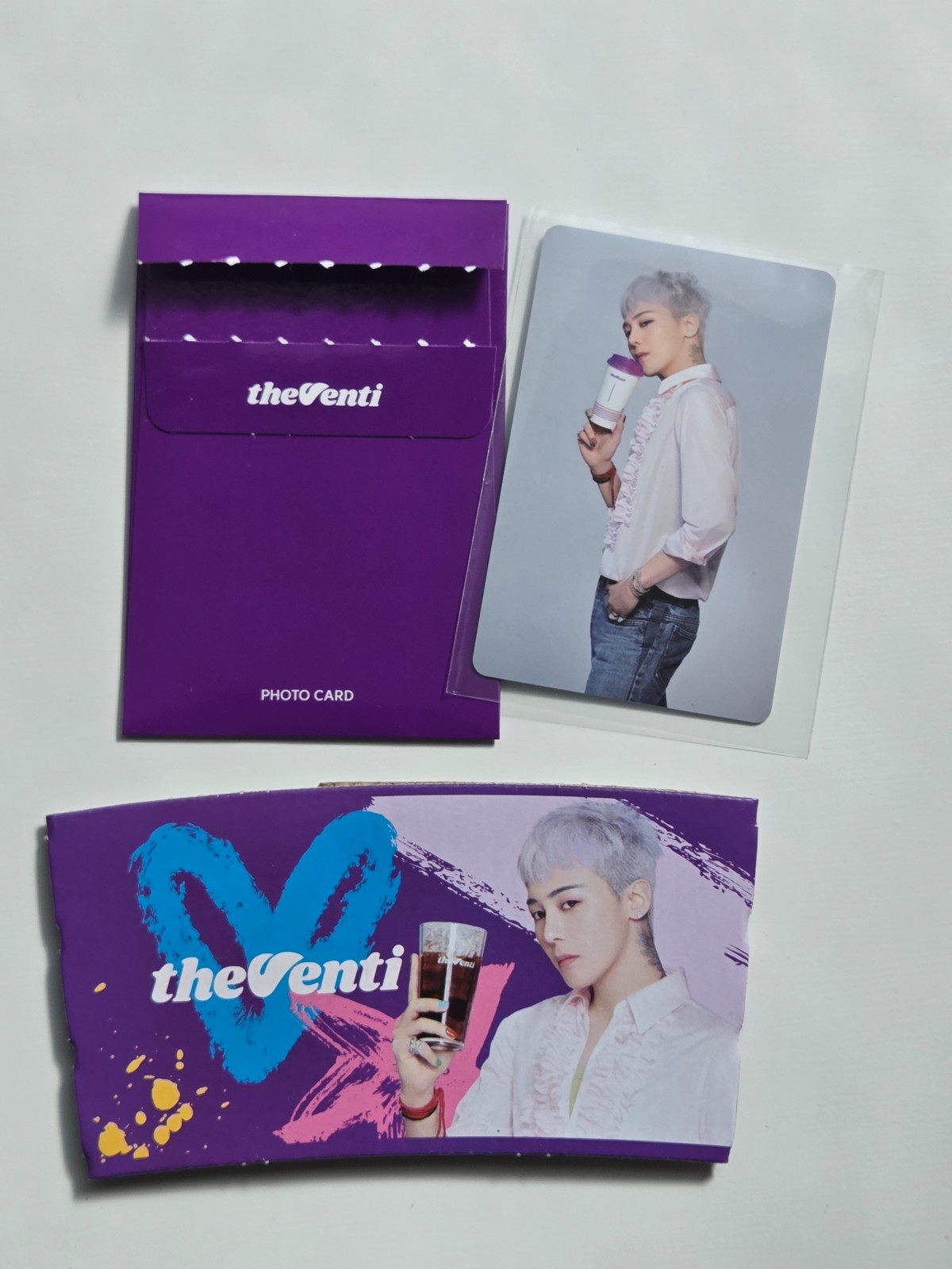 [Rare/Limited] G-DRAGON x THE VENTI Collaboration Cup Holder & Photo Card Set