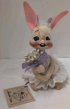 Vintage AnnaLee Mobilitee Mouse Bride Doll 1993 Wedding Bouquet Flowers Tags