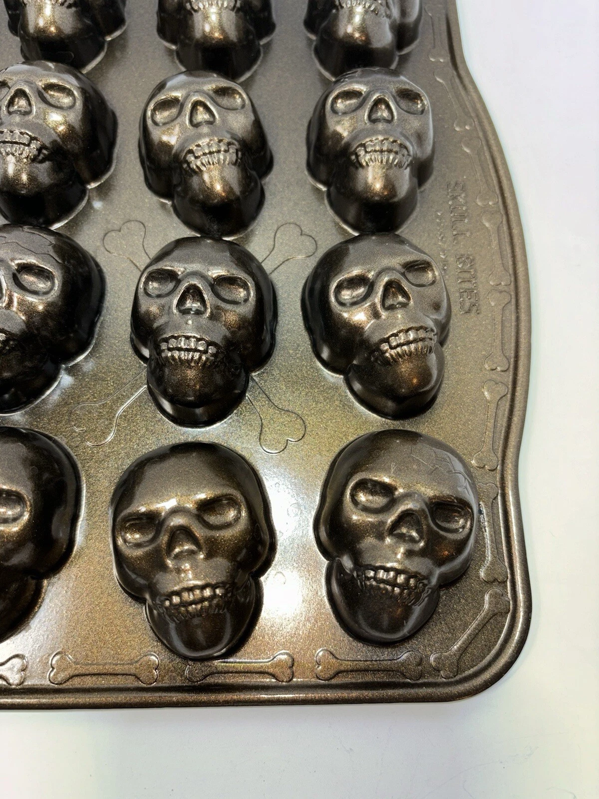 Nordic Ware 20 Mini Muffin Skull Tin