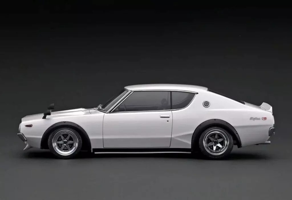 激安挑戦!! 1/18 Ignition Model Nissan Skyline 2000 GT-R KPGC110 White w hpi・racing