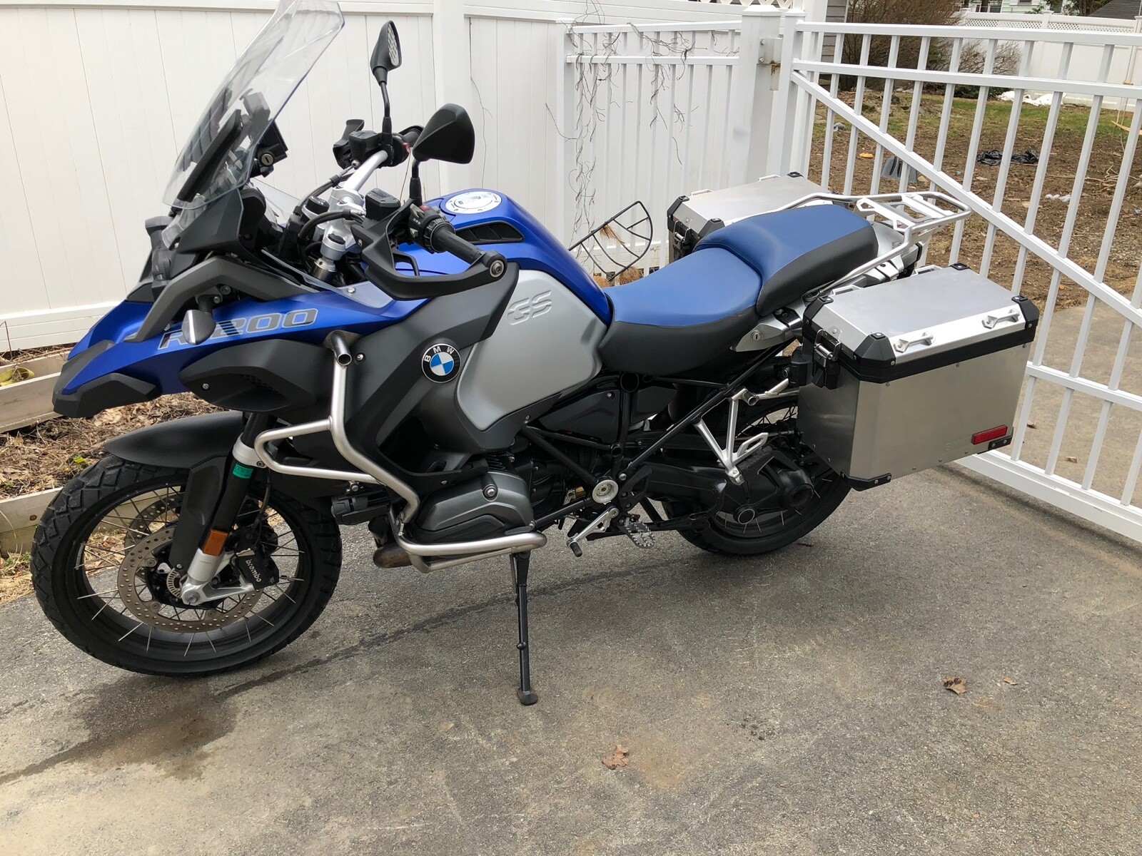 2015 BMW R1200GS  2015 BMW R1200GS Adventure, Set Of New Tires And Hard Cases ****Mint***
