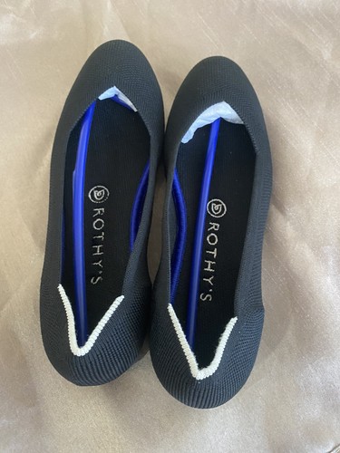 rothys black solid sneaker