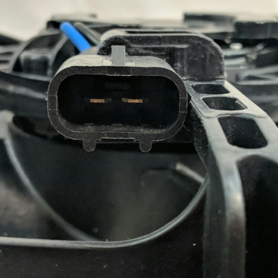 TYC 621450 подходит для 2006-2011 Chevrolet HHR радиатор конденсатор вентилятор охлаждения в сборе - Изображение 3 из 4