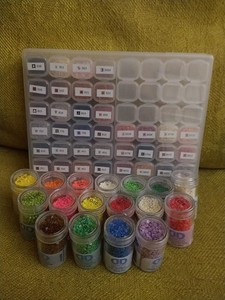 Diamond Dotz Premium Resin/Freestyle 59 colors 17 new bottles 42 carrying case