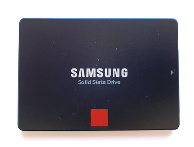 Samsung 512GB 860 PRO 2.5'' SSD Festplatte