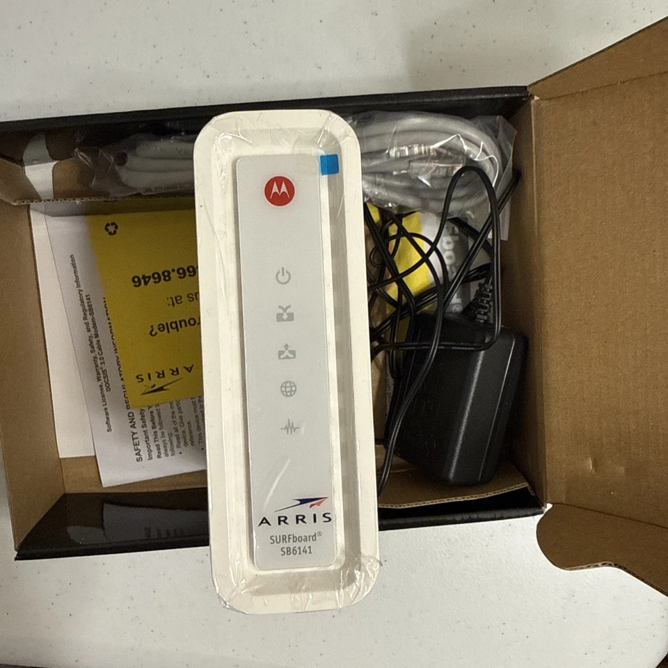 Motorola Arris SURFboard Modem 400 Series: Model SB6141, DOCSIS 3.0  - Image 4 of 4