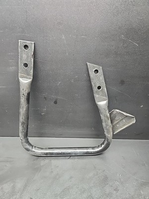 Pontiac Solstice Saturn Sky Lower Radiator Front Lower Brace Bracket 10375093