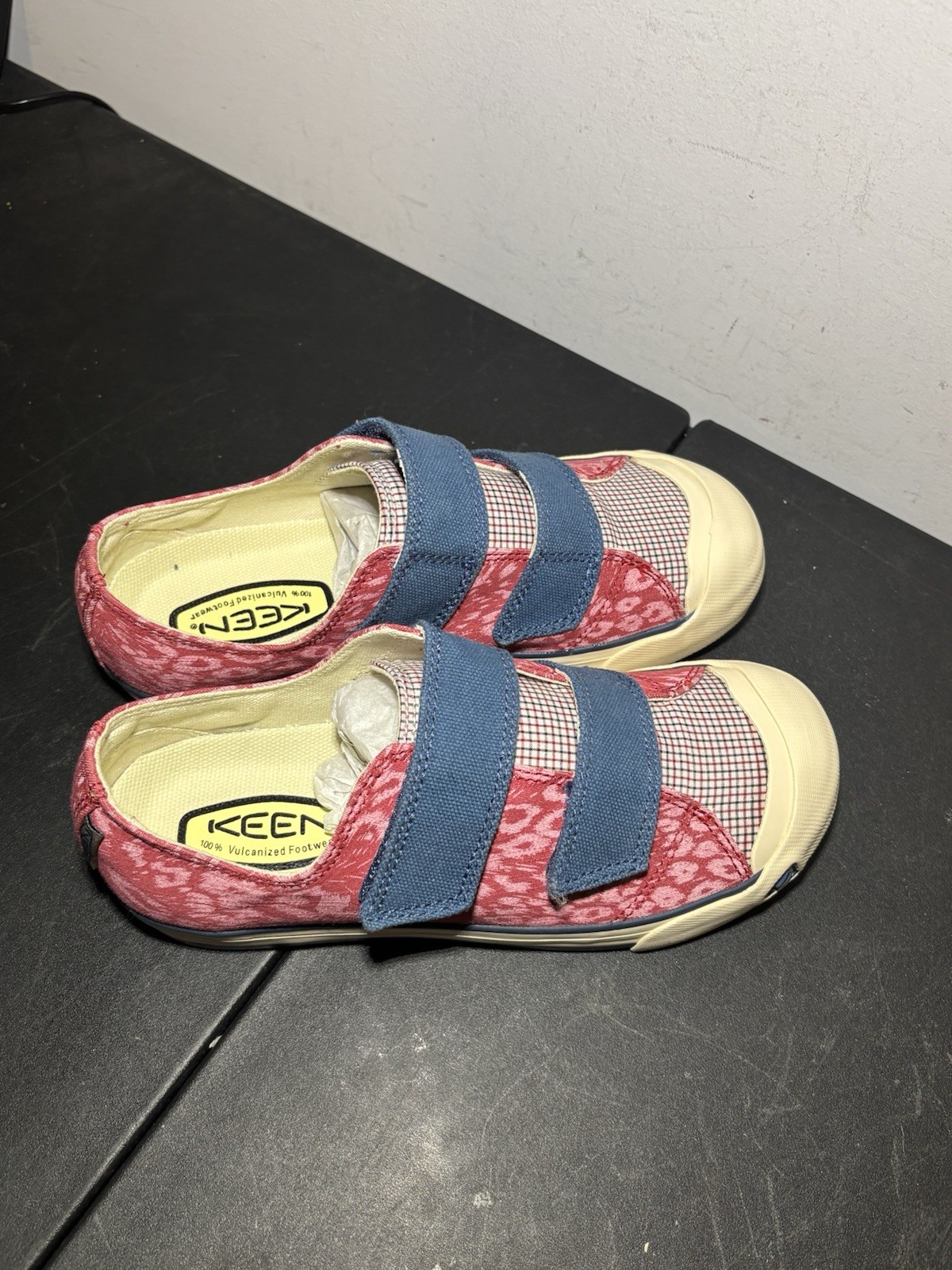 Scarpe Keen Sula rosa stampa ghepardo nuove con scatola 7 donna linguetta a quadri con gancio e passante