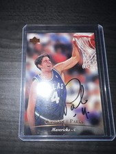 AUTOGRAPHED 1995 Upper Deck Cherokee Parks Dallas Mavericks NBA Card #130 Duke