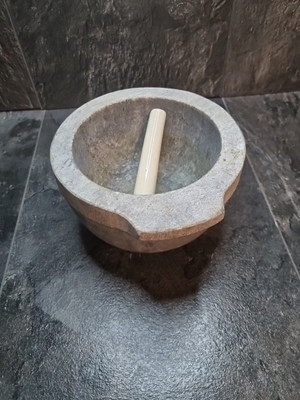 Möglicher antiker Steinmörser & Keramikstößel - Granit Apotheker Kräutermühle