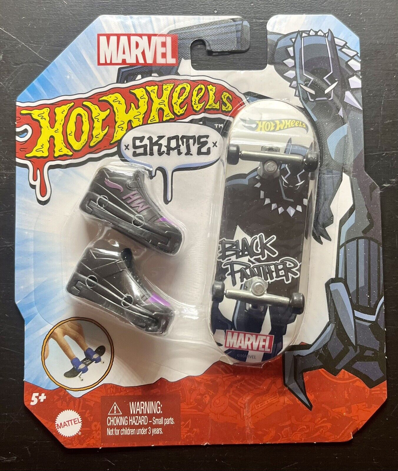Hot Wheels Skate Marvel Black Panther Finger Skateboard and Shoes