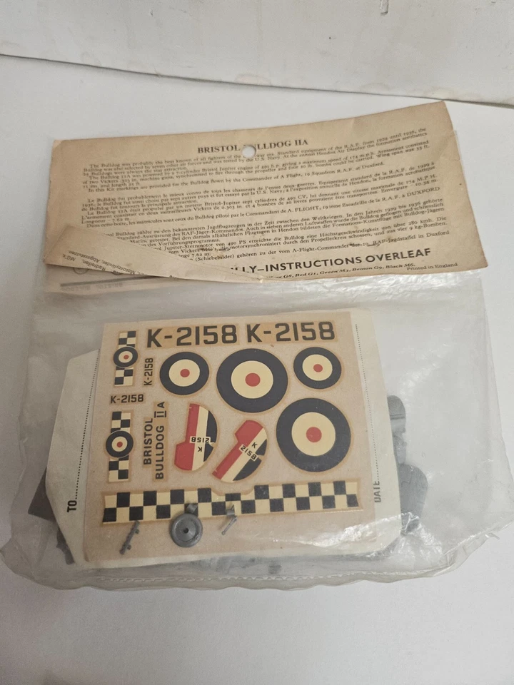 BOLSO AIRFIX BRISTOL BULLDOG MODELO 1/72 RAYAS ROJAS SELLADO DE FÁBRICA - NUEVO Foto 3 de 3