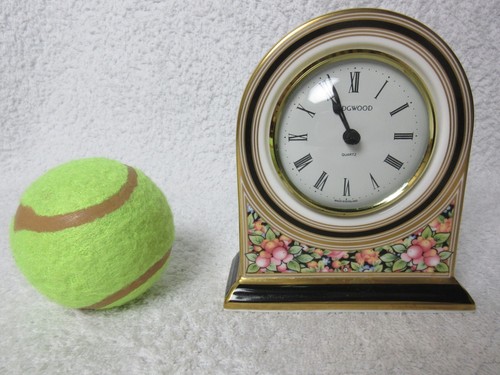 Wedgwood Bone China Clio Black & Gold Floral Manteluhr *12cm hoch