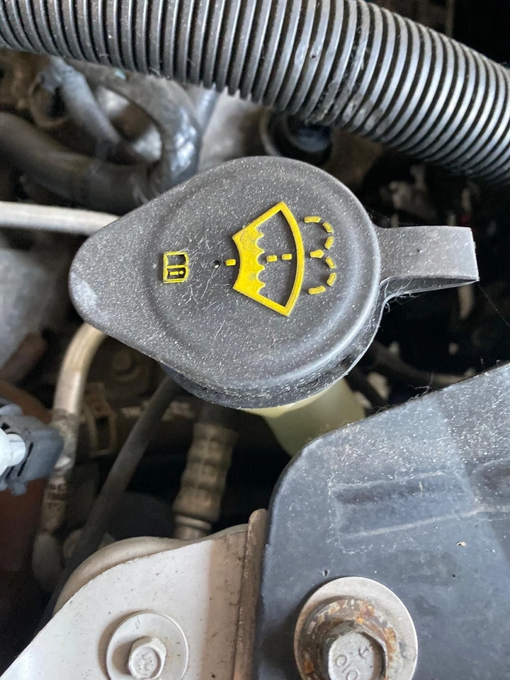 Used Washer Fluid Reservoir fits: 2009 Lincoln Mks  Grade A - Image 2 of 4