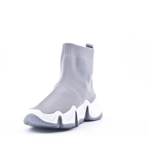 sock trainers size 4