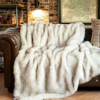 Luxury White Faux Fur Throw Blanket Thick Warm Heavyweight Blanket for Couch