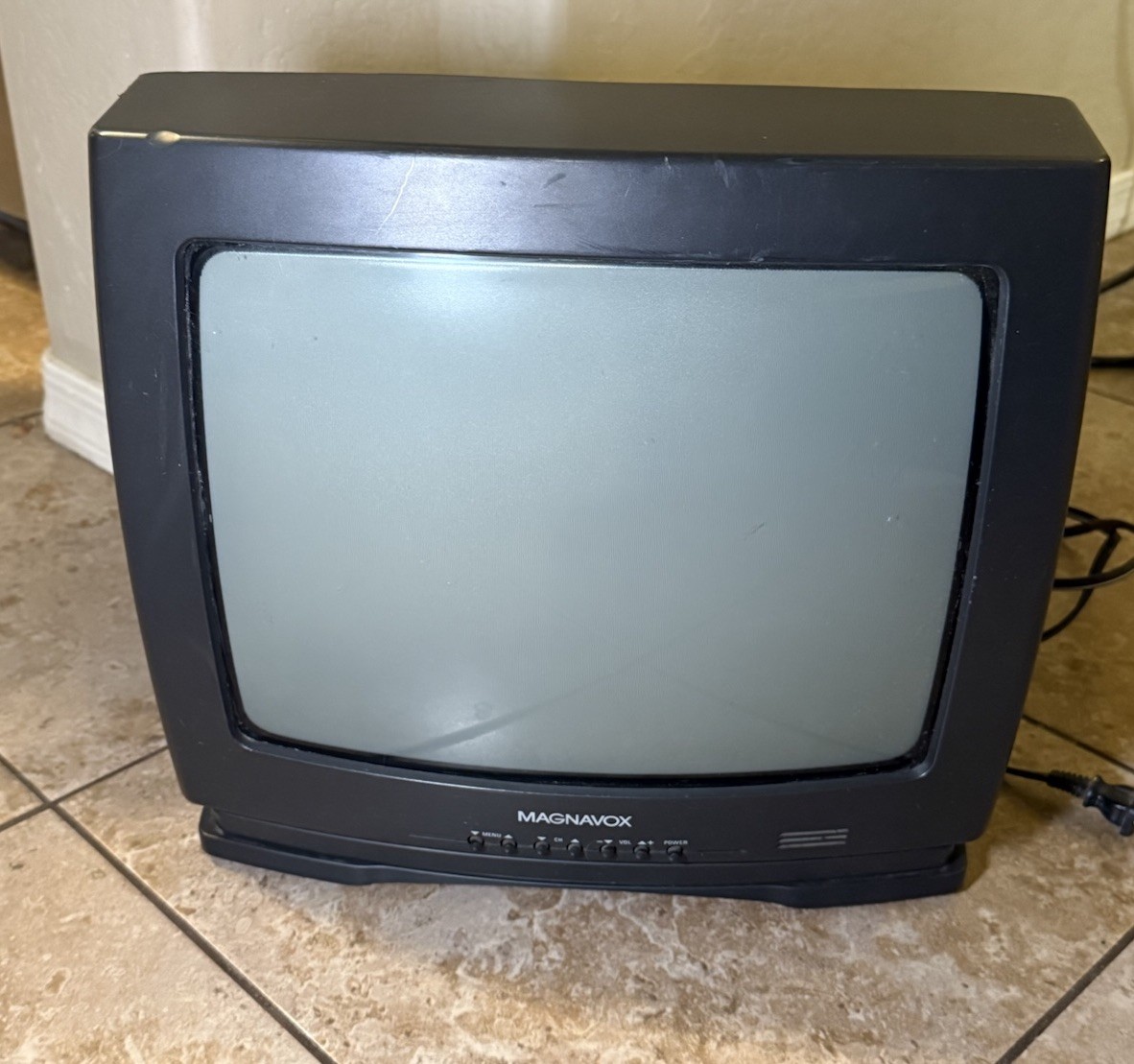 13in Magnavox 13X605-00AA CRT Retro Gaming TV WORKS “30 Years Old