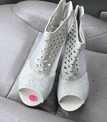 Pierre Dumas Silver Rhinestone Glitter Strappy Open Toe Zip Heels Women's 7M