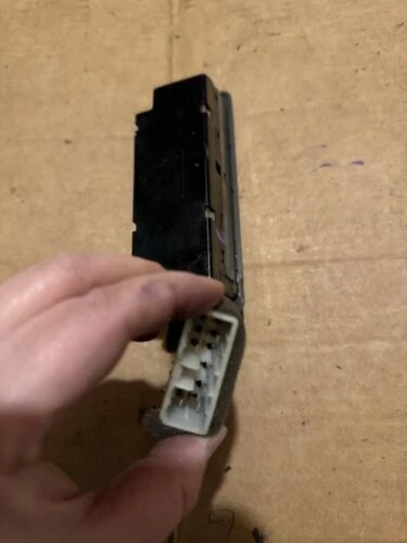 1999 Kia Sportage Left Front Driver Master Window Switch Replacement Foto 3 de 4