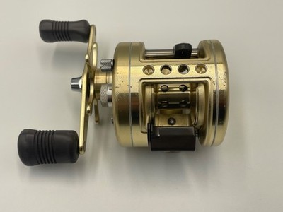 SHIMANO CALCUTTA 　201XT Calcutta 201xt Left Shimano Handed Bait Casting Reel J837 for sale